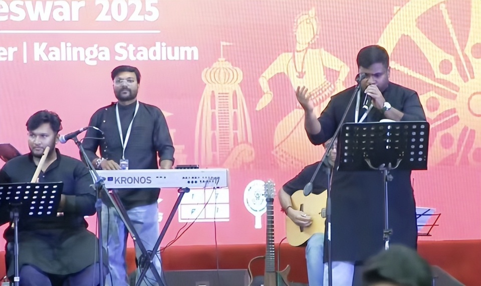 xxM, 为日本队登