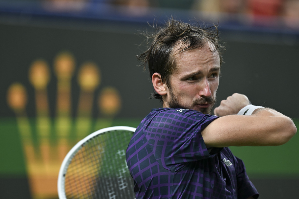 新华社记者, inews